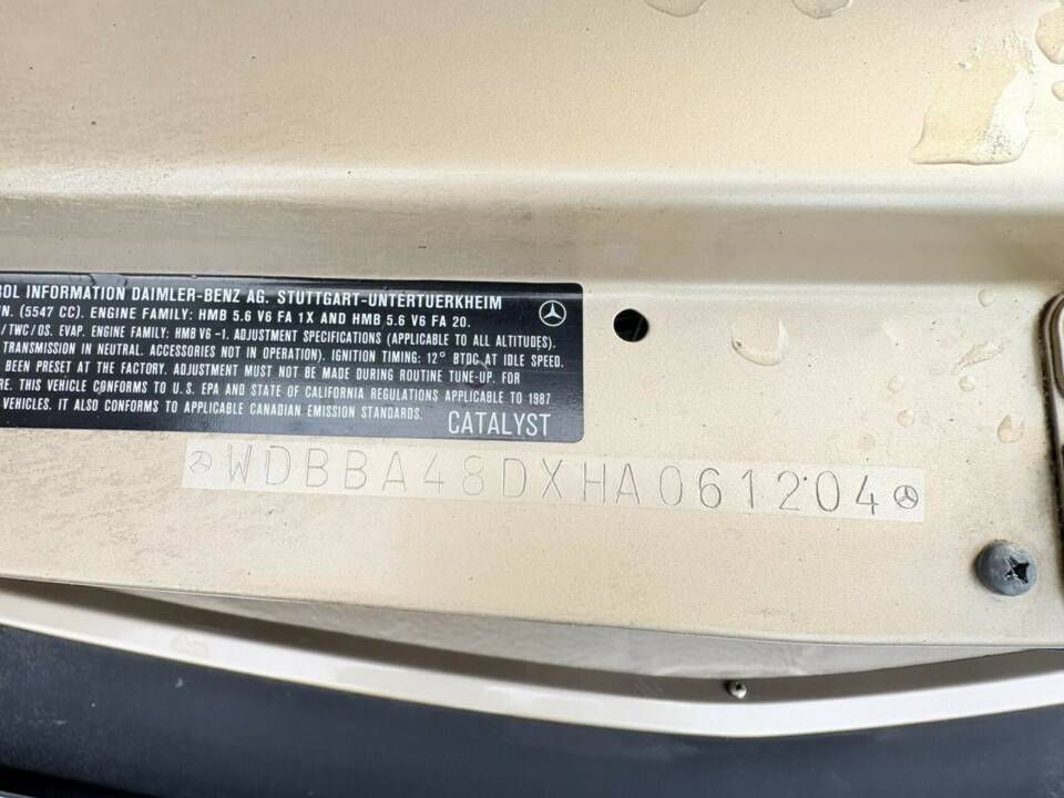 Image 41/50 of Mercedes-Benz 560 SL (1987)