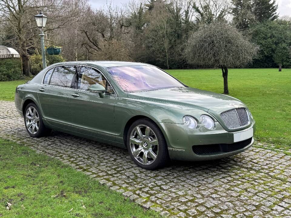 Image 2/28 of Bentley Continental Flying Spur (2007)