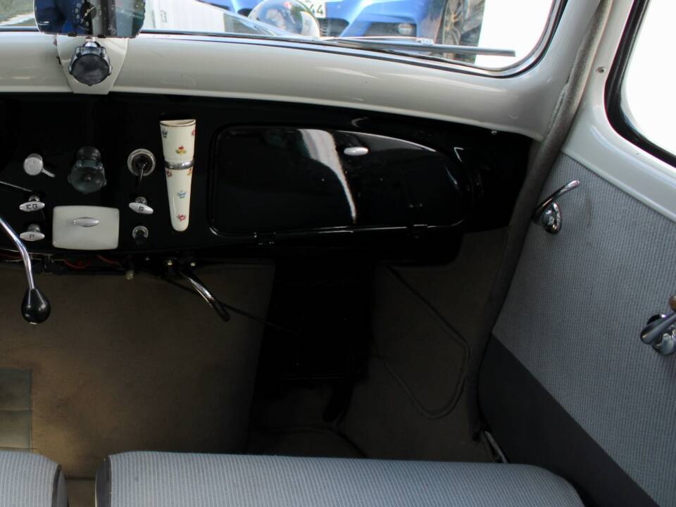 Image 34/50 of Citroën Traction Avant 11 Familiale (1955)