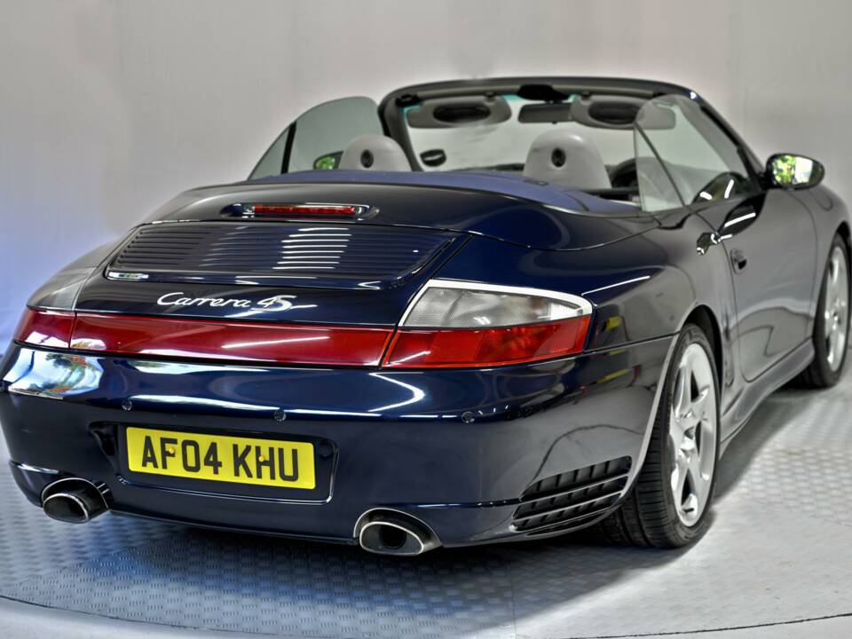 Bild 6/50 von Porsche 911 Carrera 4S (2004)