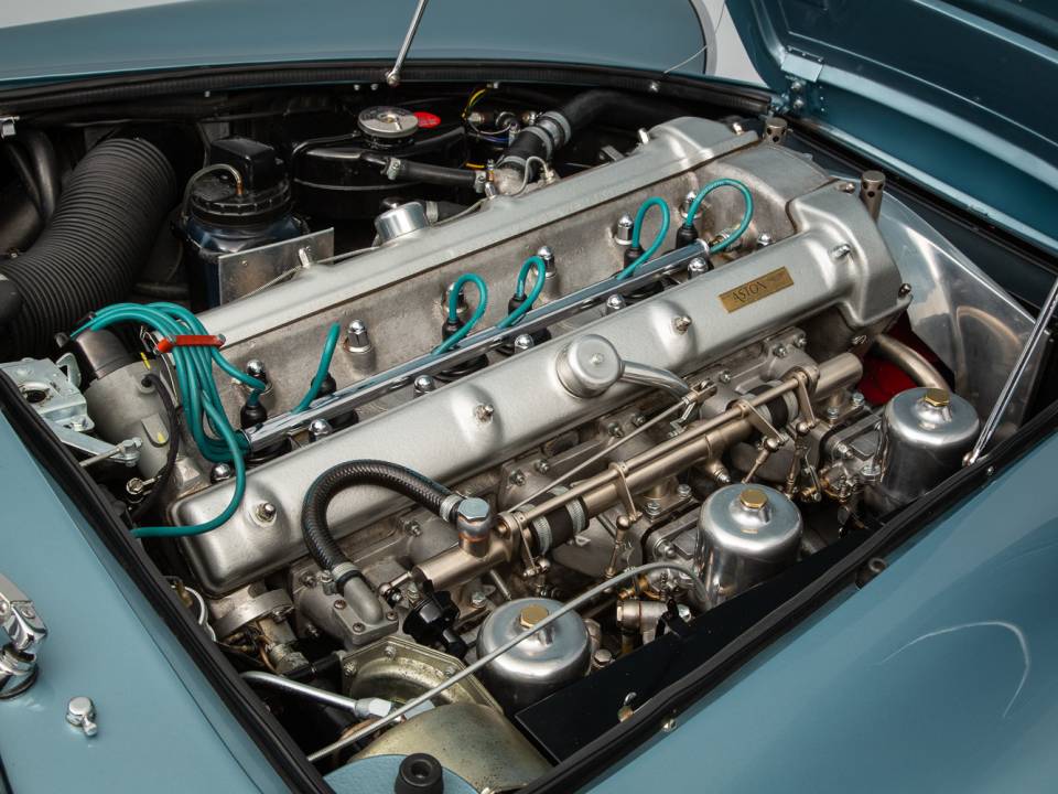 Image 14/23 de Aston Martin DB 4 Vantage (1962)