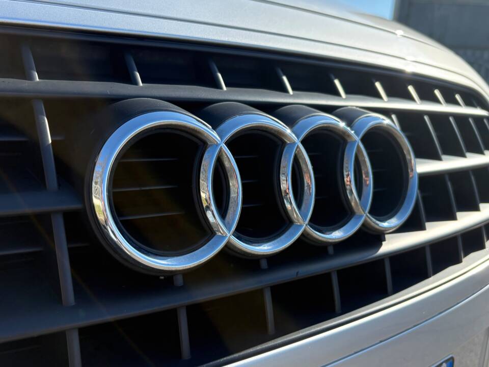 Image 18/25 of Audi TT 3.2 quattro (2004)