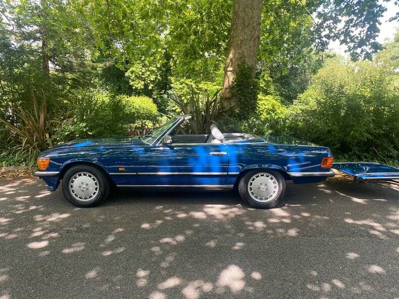 Image 27/50 de Mercedes-Benz 300 SL (1988)