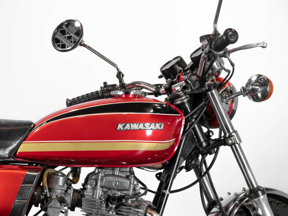 Bild 21/40 von Kawasaki Z 400 (1975)