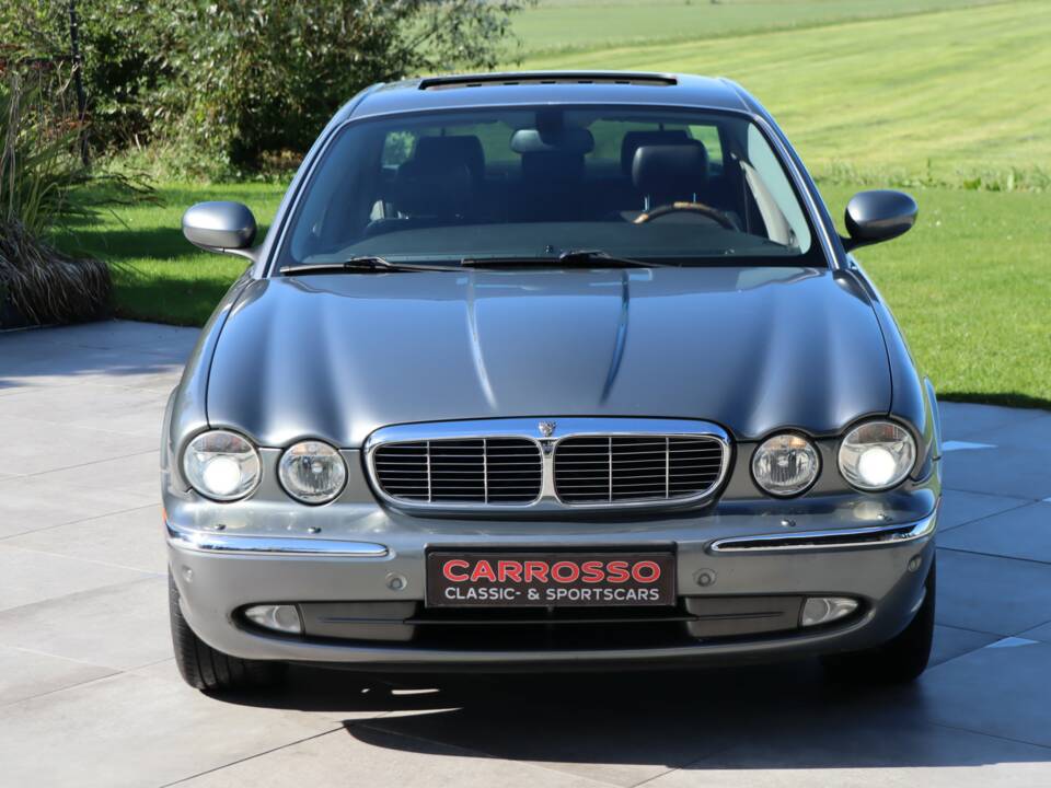 Image 10/50 of Jaguar XJ 8 4.2 (2004)