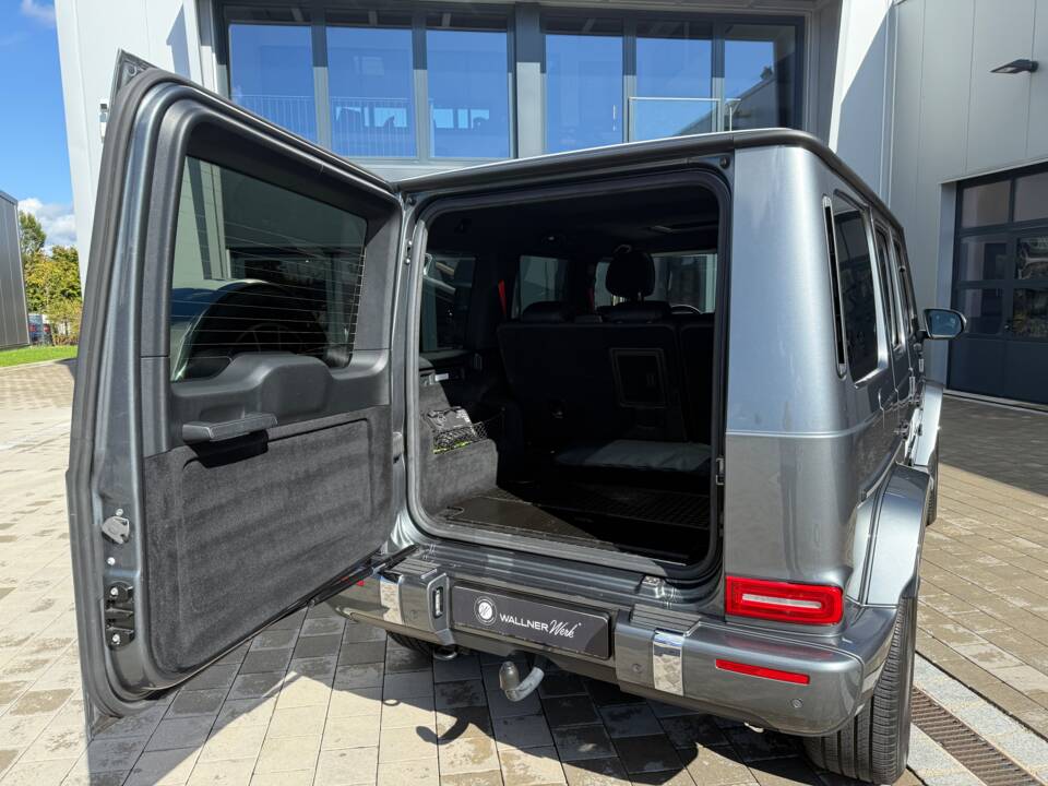 Immagine 11/30 di Mercedes-Benz G 500 (SWB) (2018)