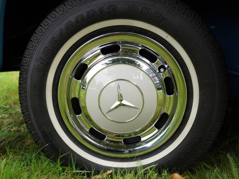 Image 9/26 de Mercedes-Benz 220 S (1957)