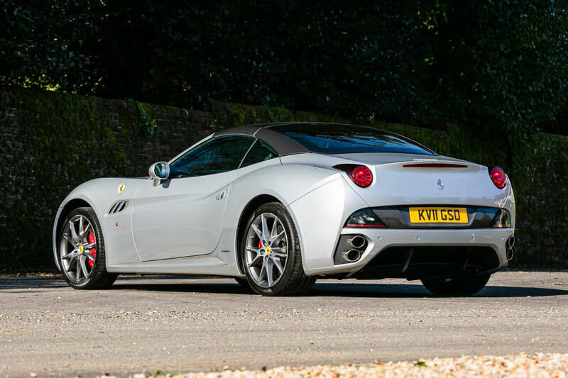 Image 4/44 de Ferrari California (2011)