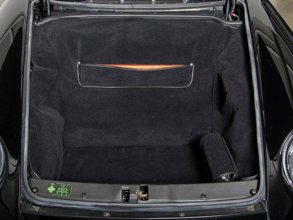 Image 19/20 of Porsche 911 Carrera S (1996)