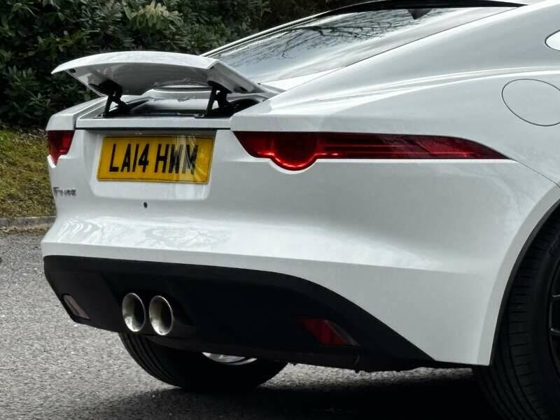 Image 39/50 of Jaguar F-Type (2014)