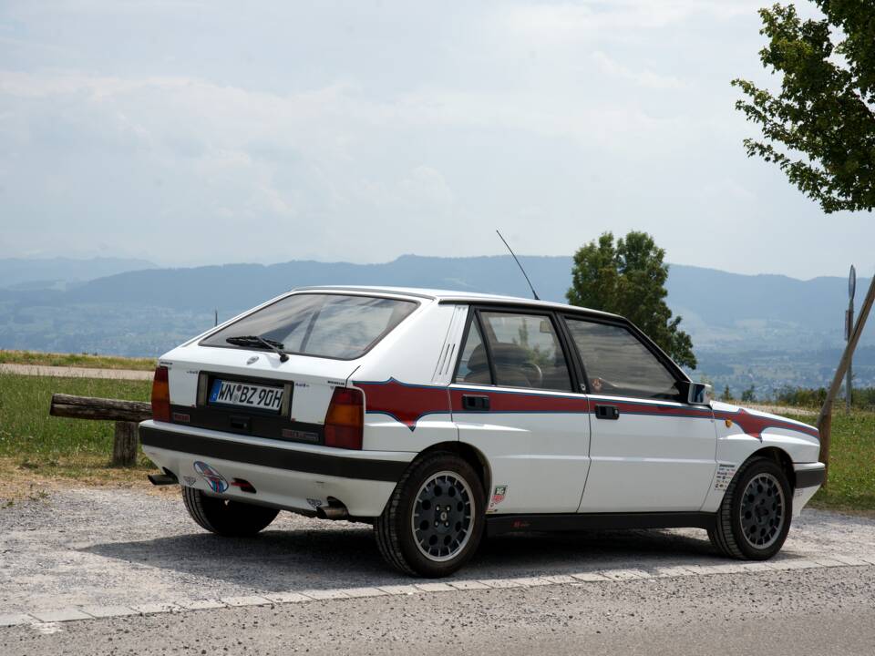 Image 14/47 of Lancia Delta HF Integrale (1988)