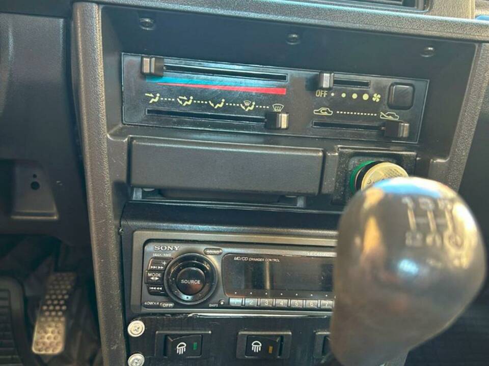 Bild 22/27 von Daihatsu Feroza 1.6i Special Hard-top (1991)