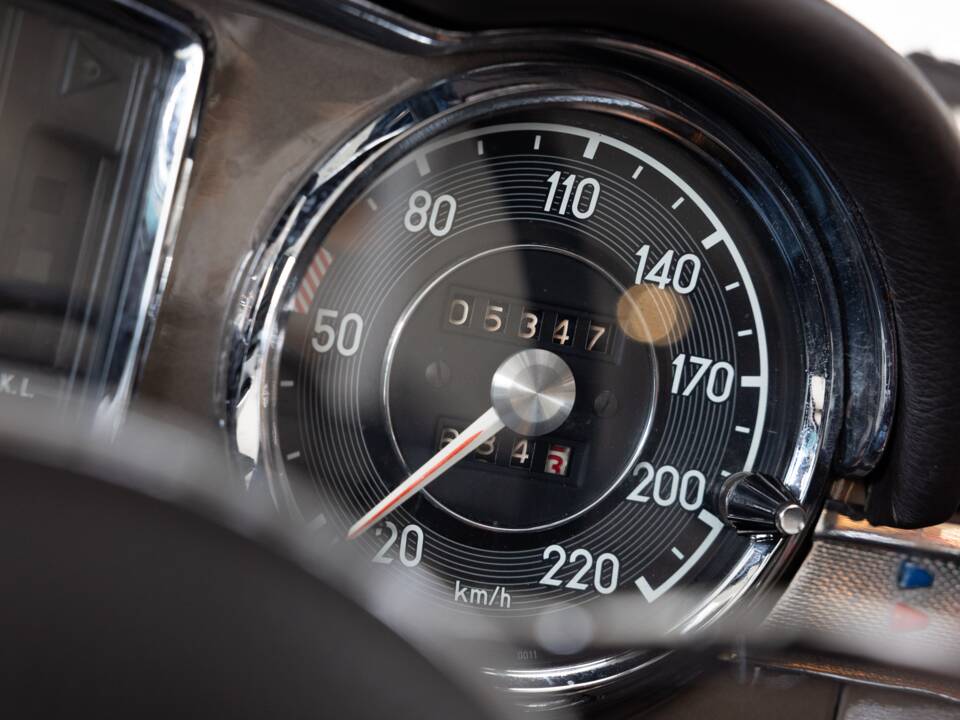Image 15/35 de Mercedes-Benz 230 SL (1966)