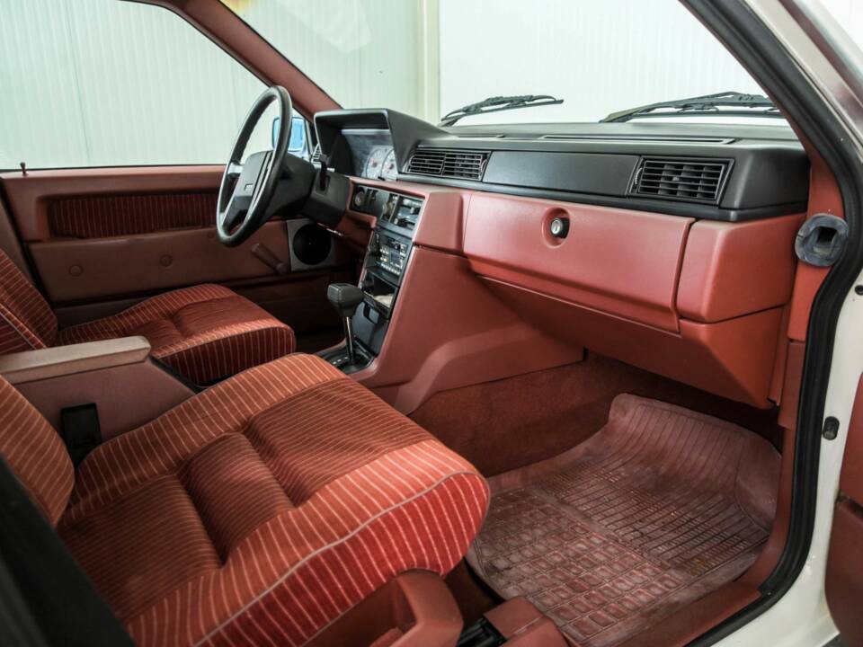 Image 12/50 de Volvo 740 (1984)