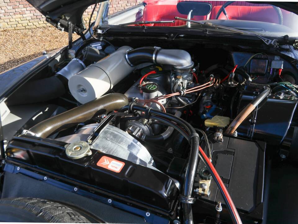 Image 4/50 of Citroën DS 21 Chapron (1963)