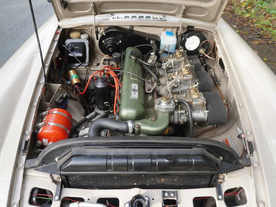 Bild 15/18 von MG MGC GT (1969)
