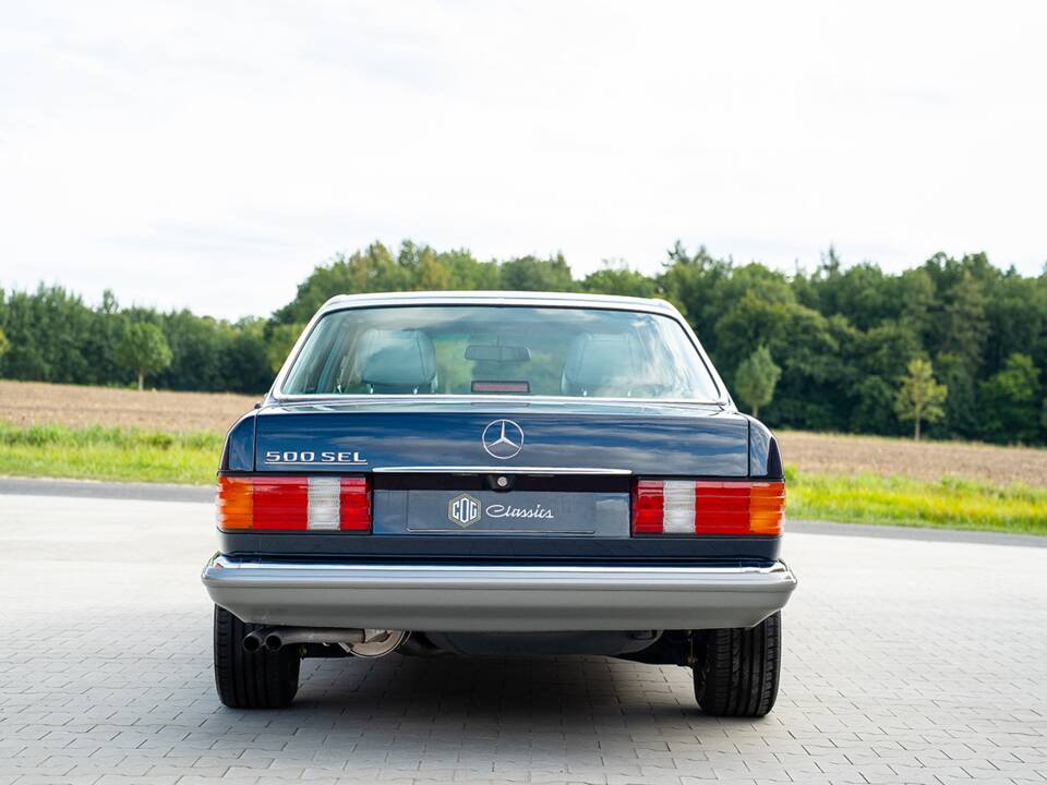 Image 14/72 de Mercedes-Benz 500 SEL (1984)