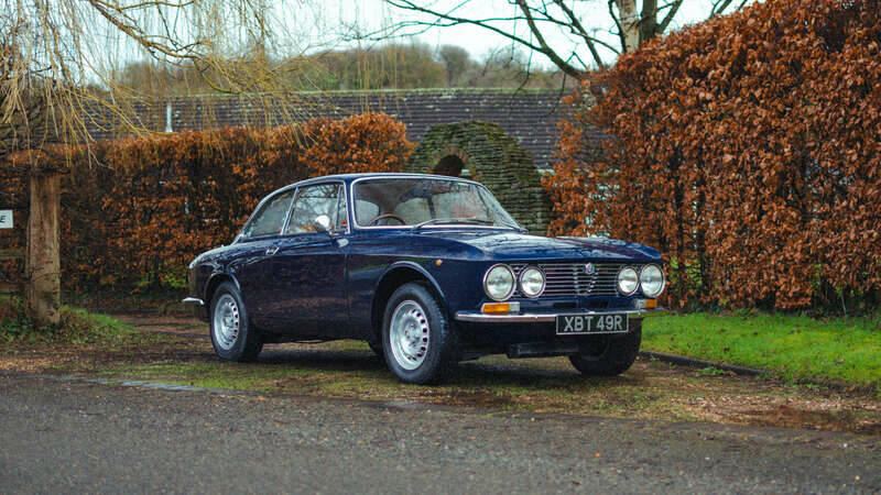 Image 23/50 of Alfa Romeo Giulia 1600 GT Junior (1977)