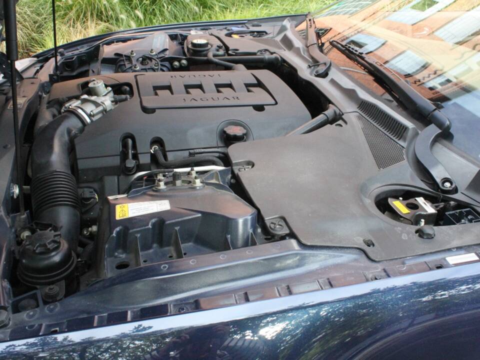 Image 9/23 of Jaguar XK 4.2 (2006)