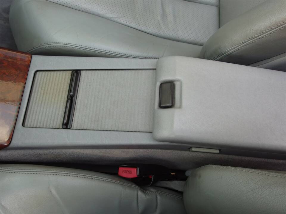 Image 57/96 of Mercedes-Benz 300 SL (1992)