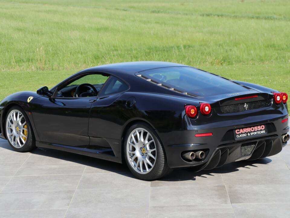 Image 2/50 de Ferrari F 430 (2010)