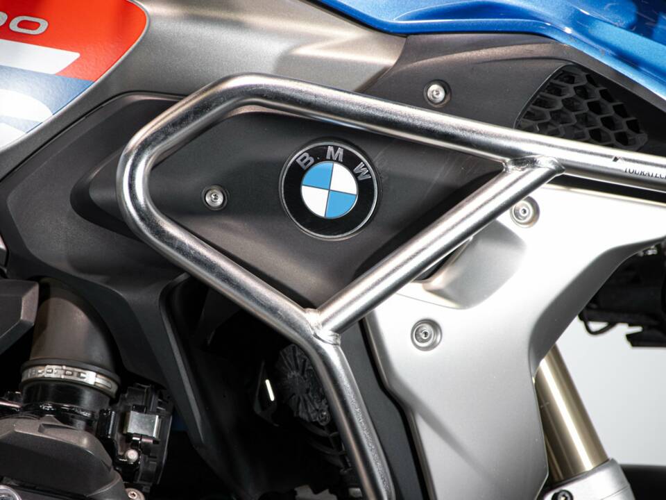 Image 45/50 of BMW DUMMY (2017)