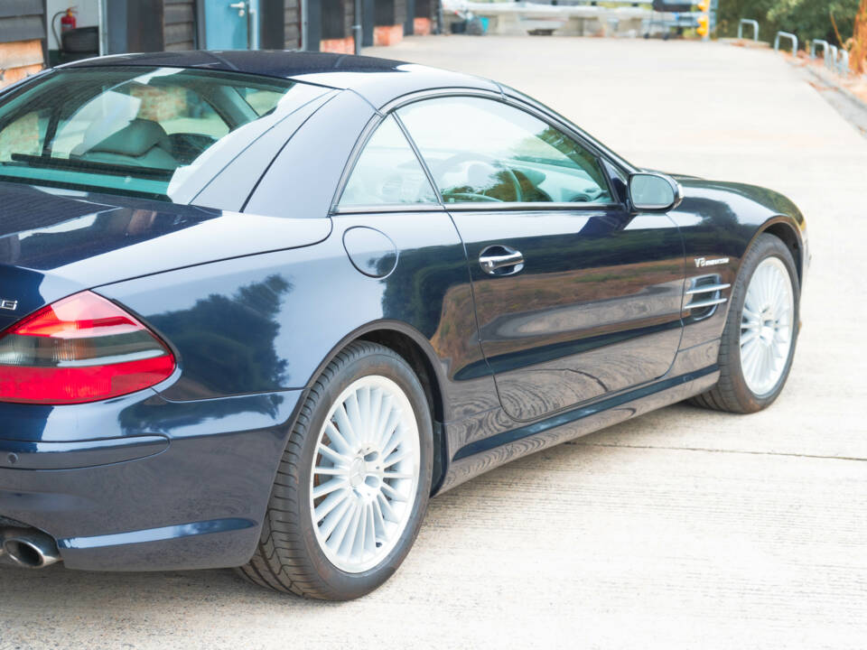 Bild 26/50 von Mercedes-Benz SL 55 AMG (2004)