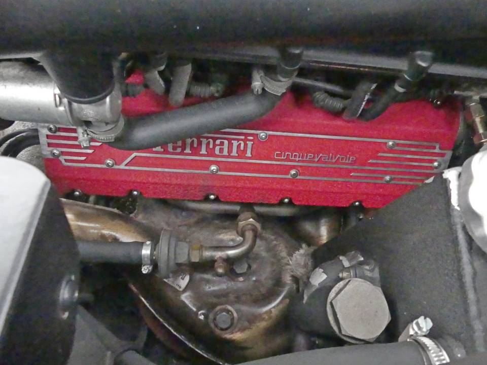 Image 16/32 de Ferrari F 355 Berlinetta (1995)