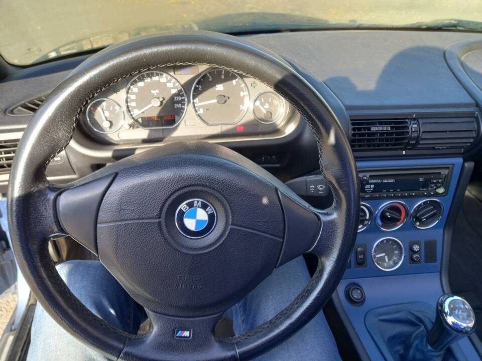 Bild 25/30 von BMW Z3 2.8i (2000)