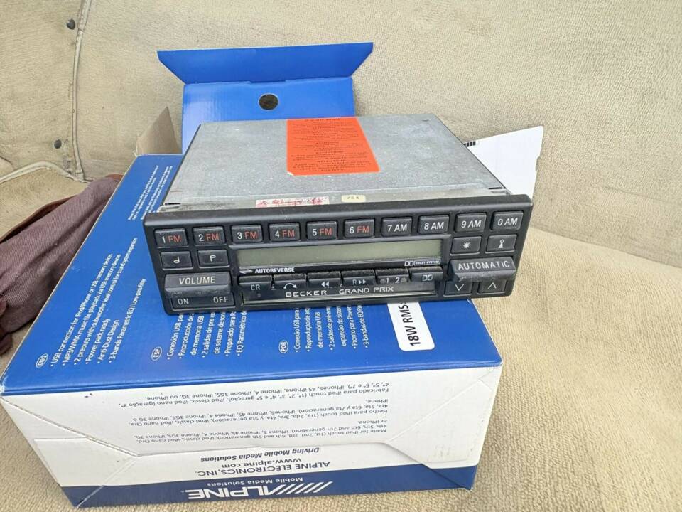 Image 36/50 of Mercedes-Benz 560 SL (1987)