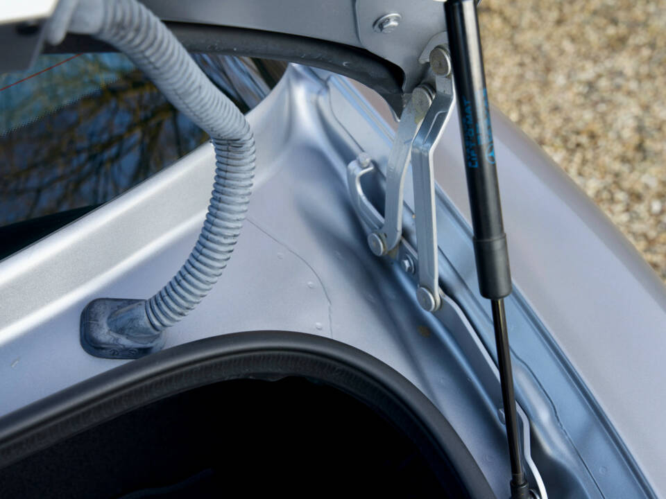 Imagen 31/50 de Mercedes-Benz SLS AMG (2011)