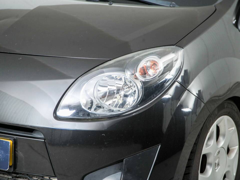 Bild 21/41 von Renault Twingo 1.2 16V (2008)