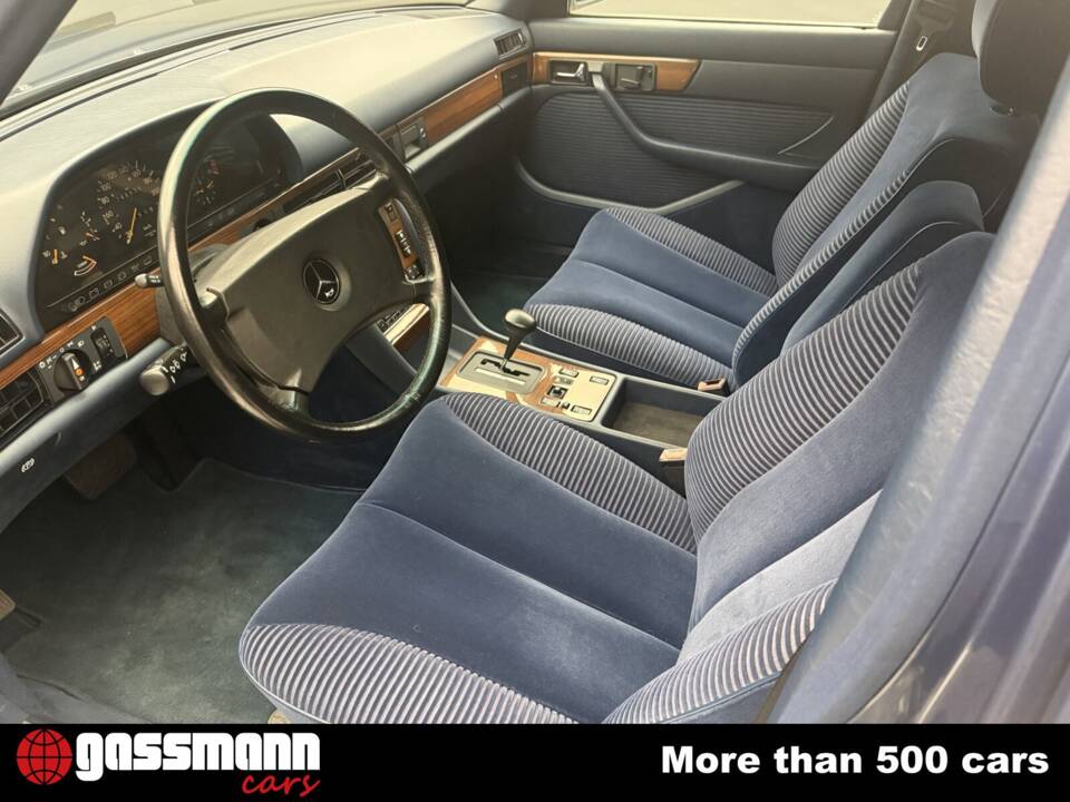 Image 9/15 of Mercedes-Benz 300 SE (1991)