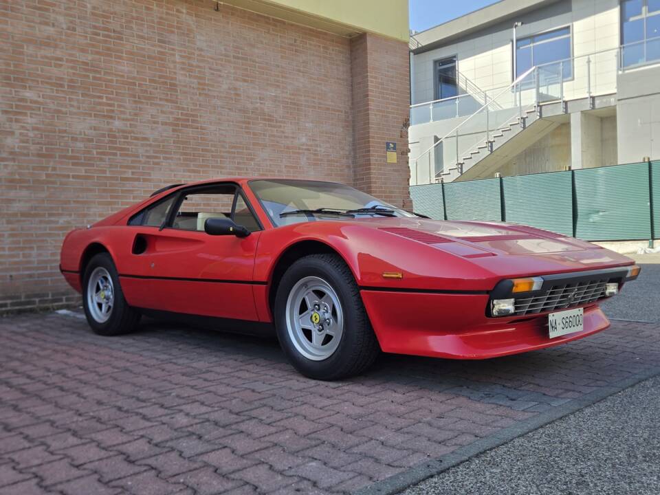 Image 31/95 of Ferrari 308 GTBi Quattrovalvole (1984)