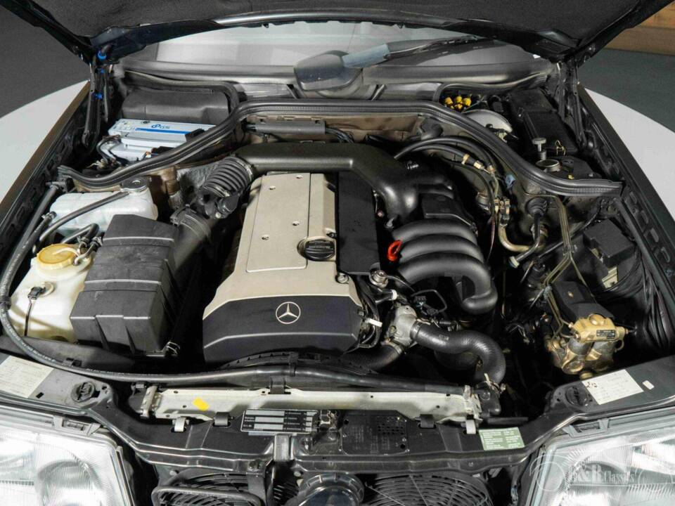 Bild 5/19 von Mercedes-Benz E 320 (1994)