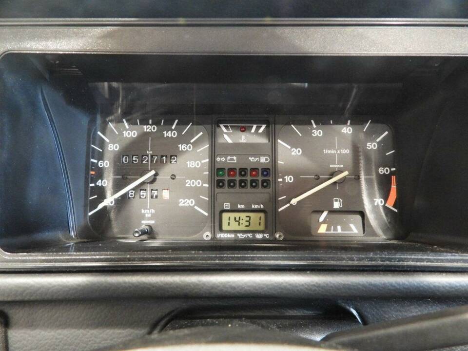 Image 5/10 de Volkswagen Golf Mk I Convertible 1.8 (1993)
