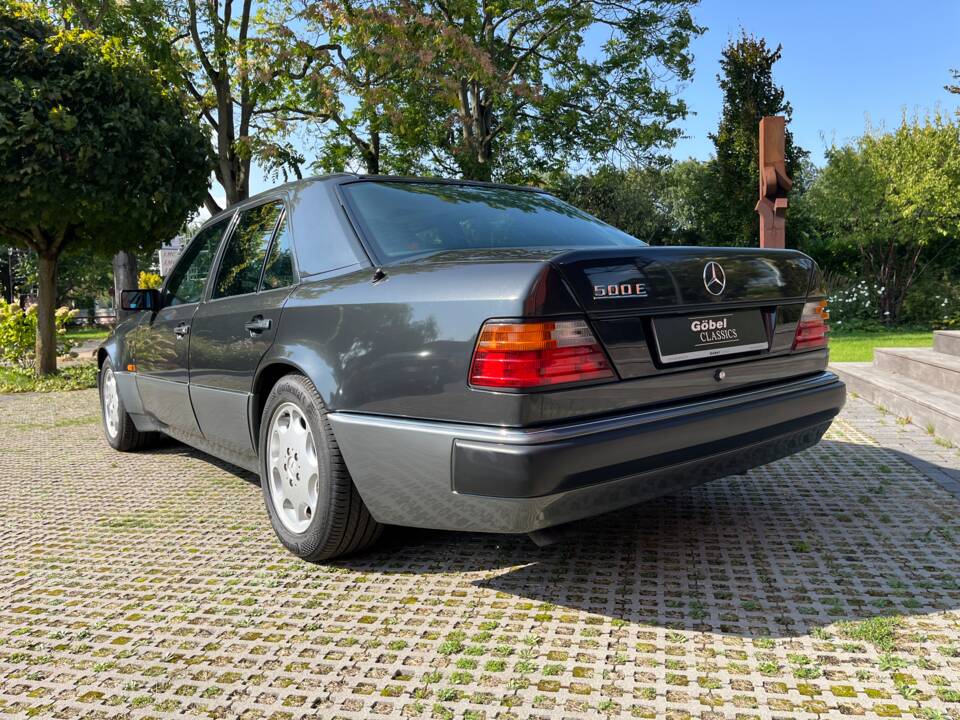 Imagen 4/20 de Mercedes-Benz 500 E (1992)