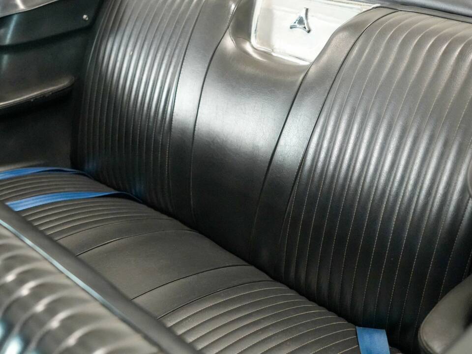 Image 4/44 of Dodge Polara (1965)