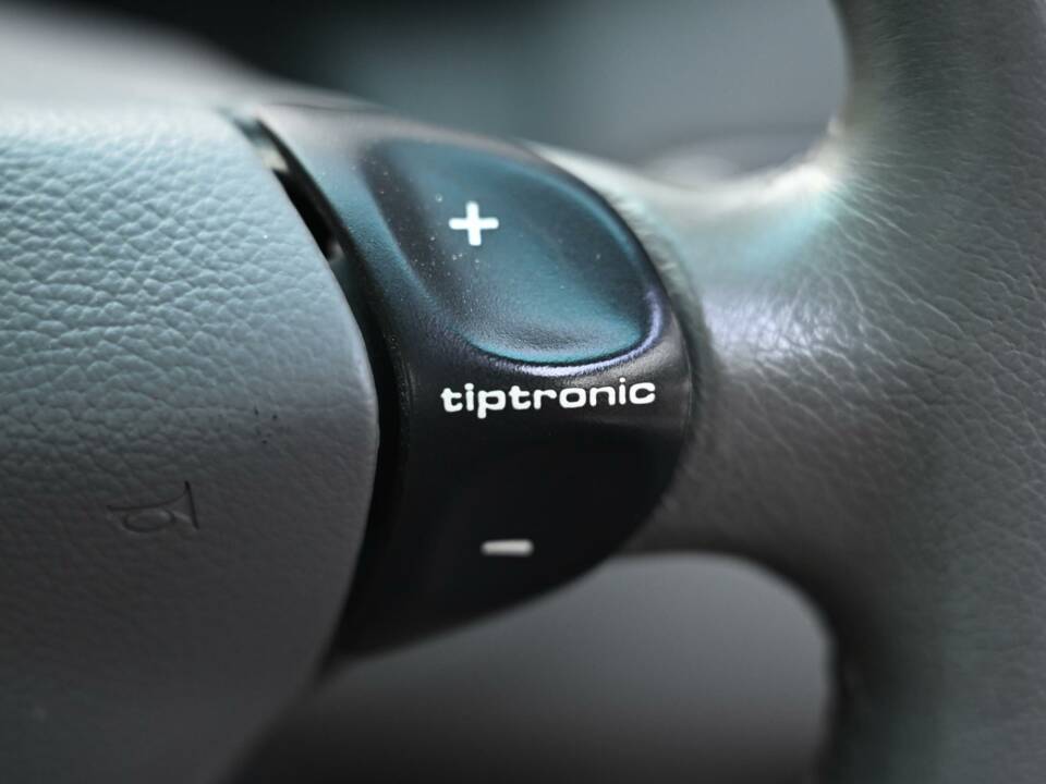 Bild 42/50 von Porsche 911 Carrera 4S (2004)