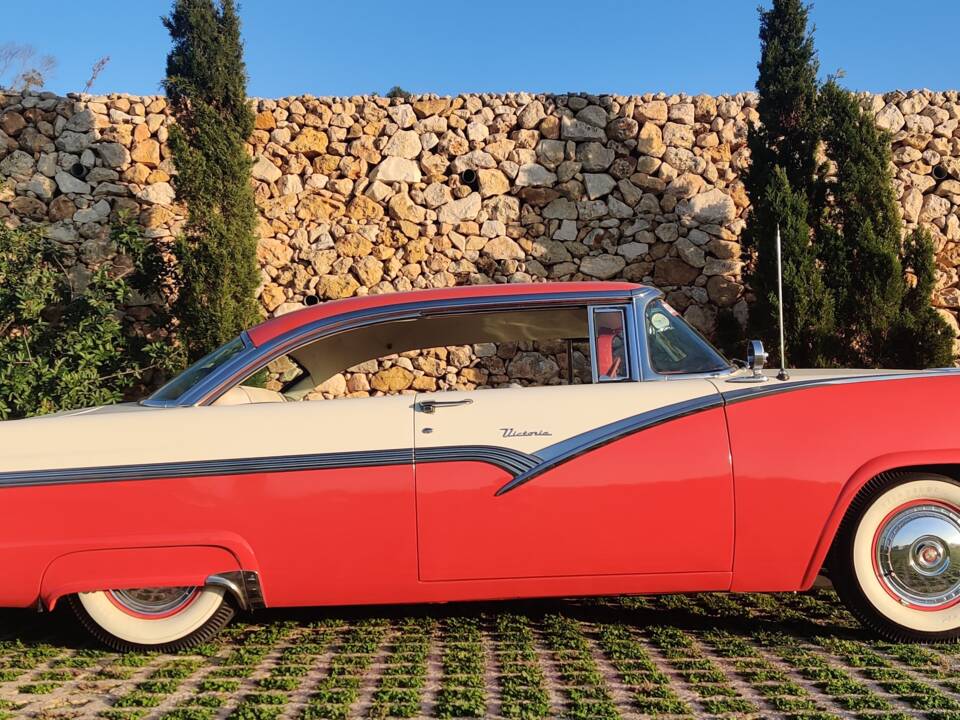 Immagine 3/17 di Ford Fairlane 500 Club Victoria (1956)