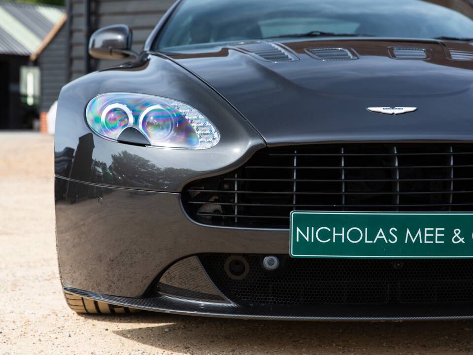 Bild 42/84 von Aston Martin V12 Vantage (2010)