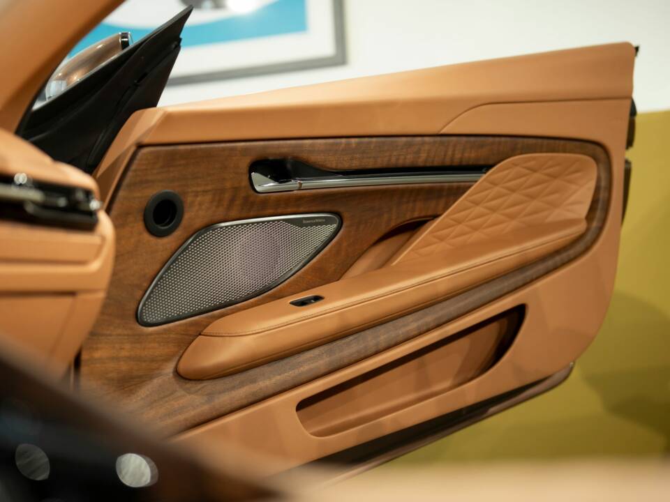 Bild 26/51 von Aston Martin DB12 Volante (2024)