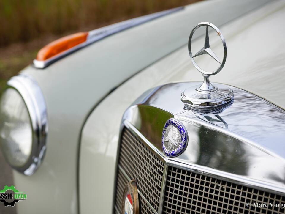 Bild 26/44 von Mercedes-Benz 220 S (1958)