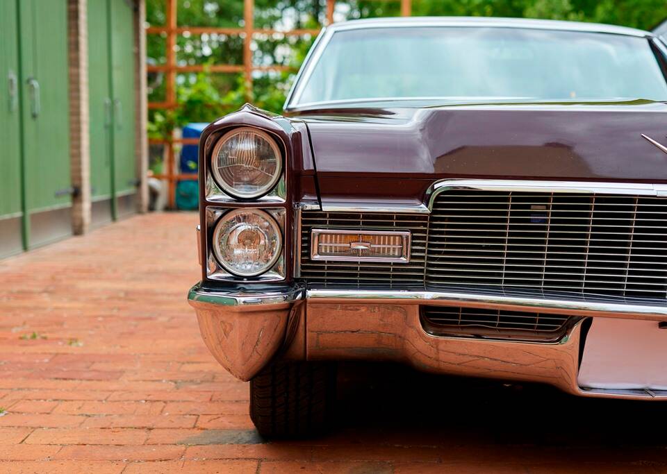 Bild 91/200 von Cadillac Coupe DeVille (1968)