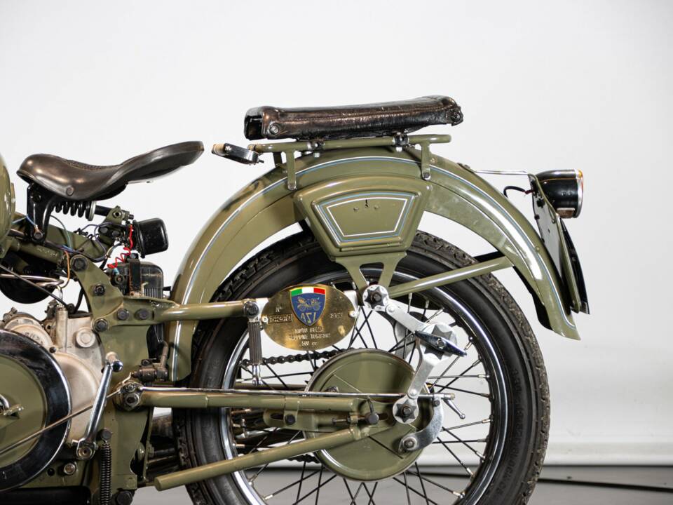Image 14/50 of Moto Guzzi DUMMY (1963)