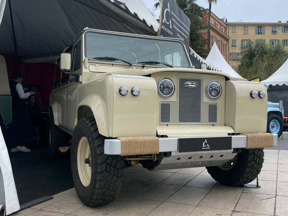 Bild 47/57 von Land Rover 110 (1989)