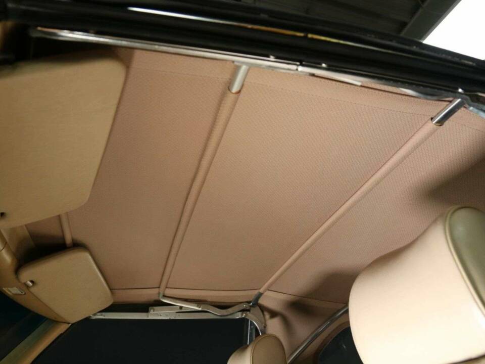 Bild 23/30 von Mercedes-Benz 560 SL (1989)