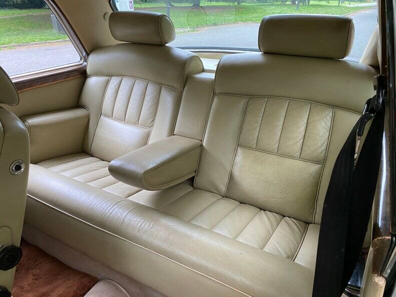 Image 40/50 of Bentley Corniche (1980)
