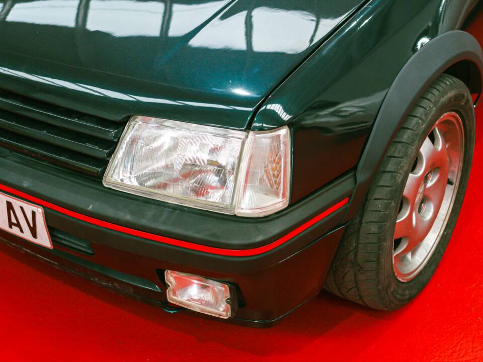 Image 4/33 of Peugeot 205 GTi 1.9 (1993)