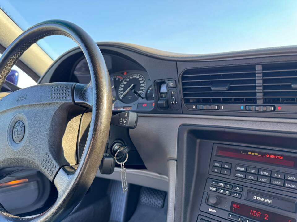 Bild 26/40 von BMW 850i (1991)